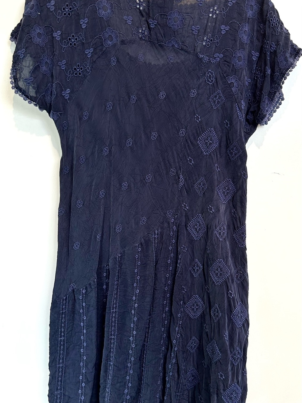Johnny Was Navy Embroidered Scoop Neck Women's Top or mini dress - Picture 2 of 4